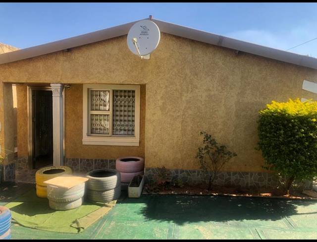 1 BEDROOM HOUSE FOR SALE IN BRAM FISCHERVILLE